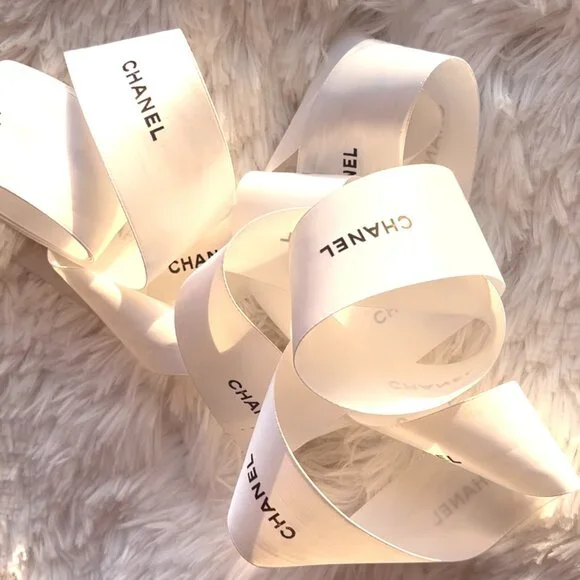 CHANEL SATIN RIBBON 1.5” WIDE 96" Long – WHITE & BLACK - Picture 3 of 4
